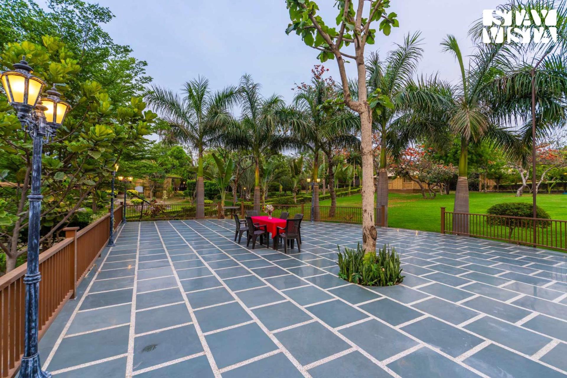 Stayvista At Maple Farms With Pool, Bbq & Bonfire Sohna Exterior foto