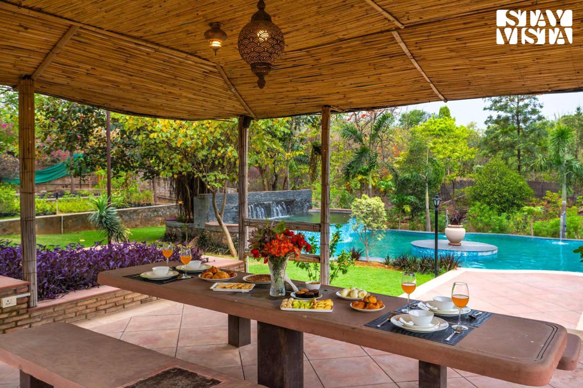 Stayvista At Maple Farms With Pool, Bbq & Bonfire Sohna Exterior foto