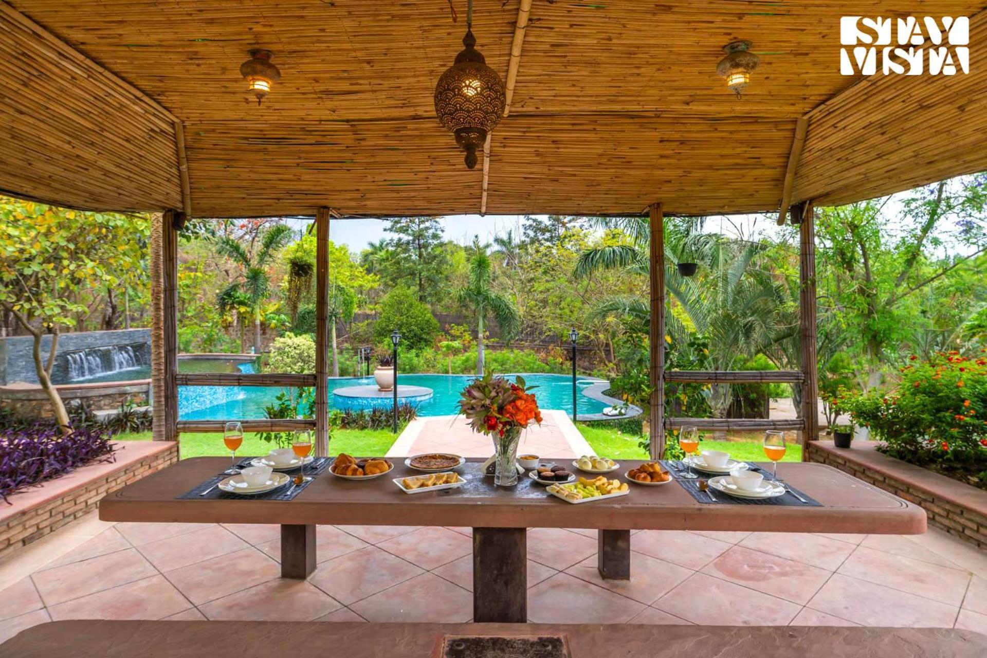 Stayvista At Maple Farms With Pool, Bbq & Bonfire Sohna Exterior foto