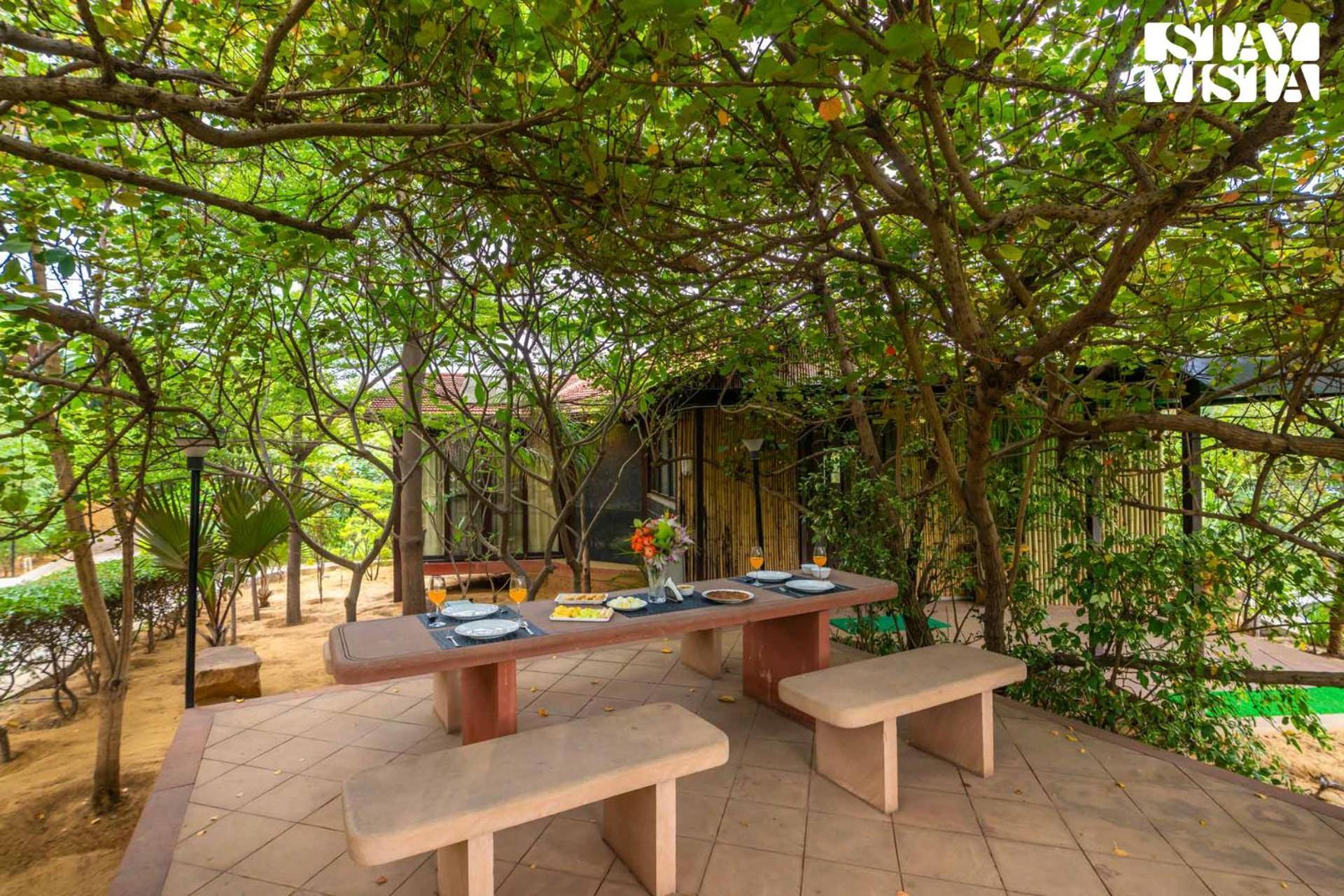 Stayvista At Maple Farms With Pool, Bbq & Bonfire Sohna Exterior foto