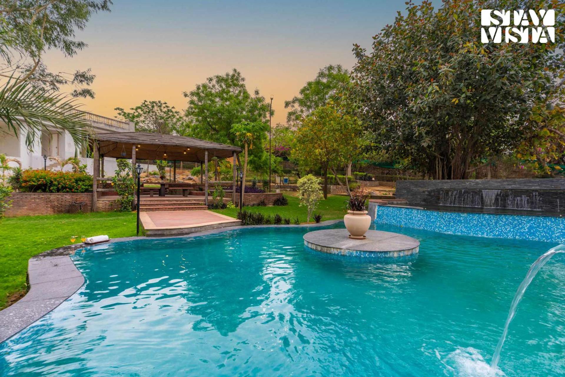Stayvista At Maple Farms With Pool, Bbq & Bonfire Sohna Exterior foto